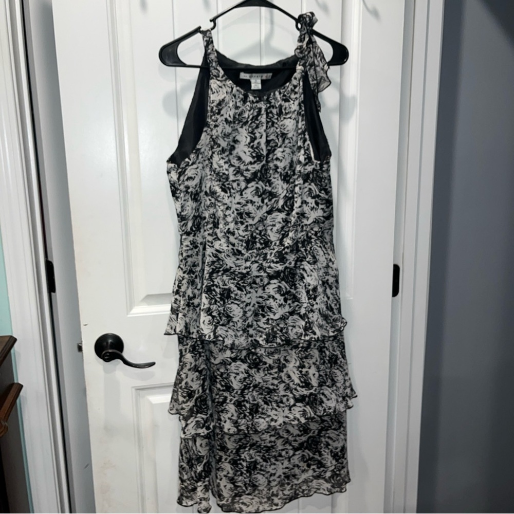 Studio woman’s size 12 Black and White Patterned Midi Dress with tiered ruffles
